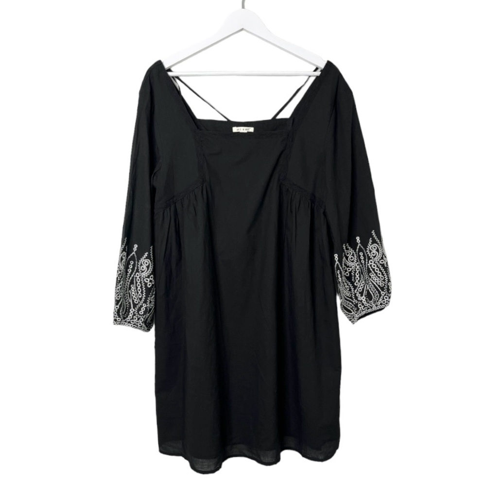 NWT Francesca's Miami Embroidered Mini Dress in Black Women’s Size Medium